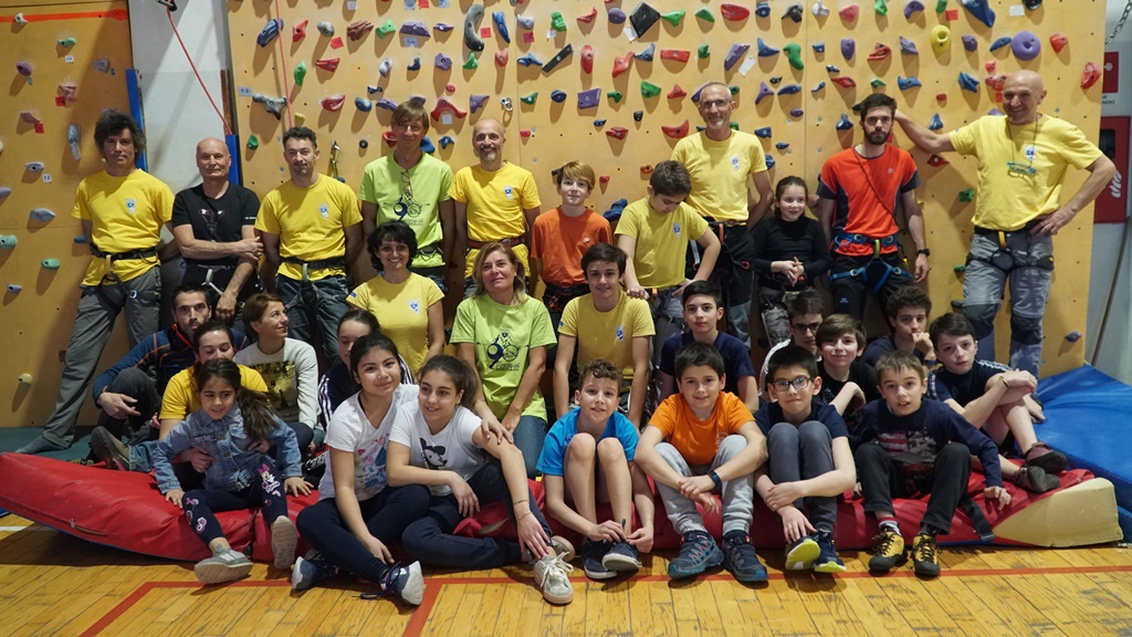Gruppo stage di arrampicata scuole medie